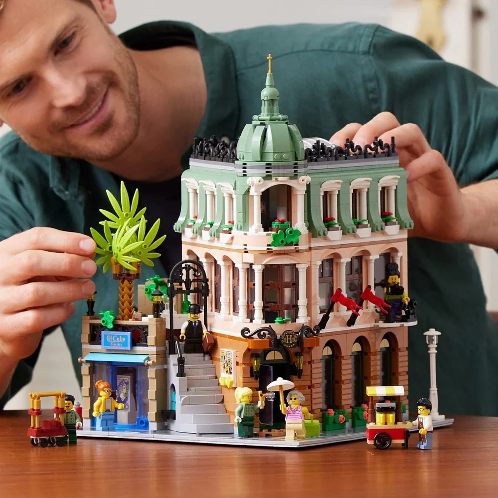 Lego Creator Boutique Hotel